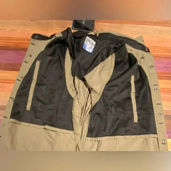 LAPG Bombs Away Button Up, Size Large, NWT - Picture 6 of 9